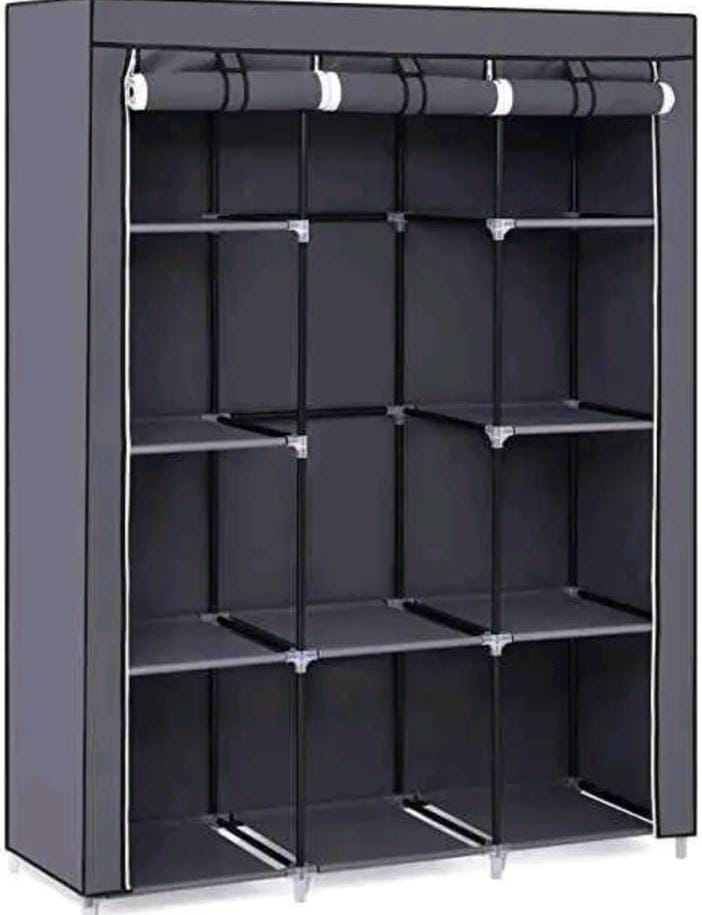 Portable metallic wardrobe